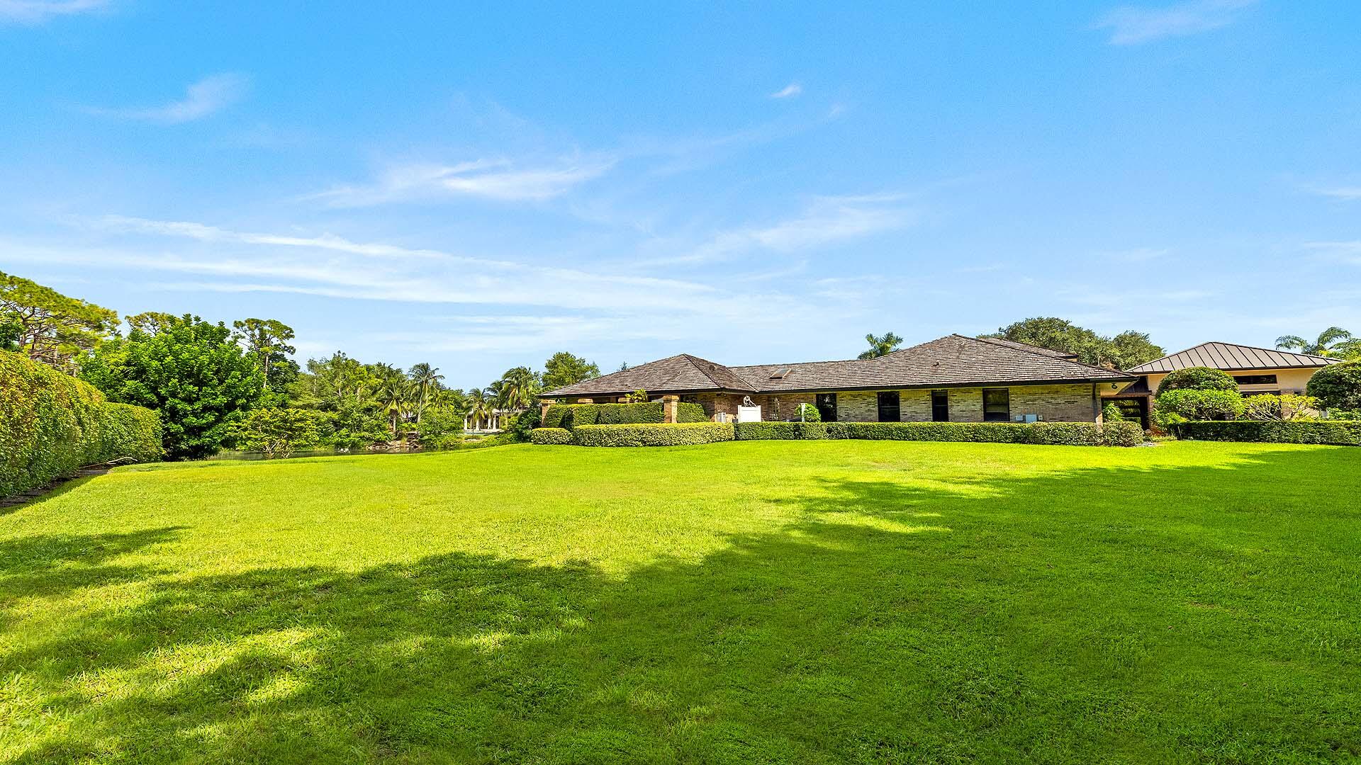 VILLAGE OF GOLF - Residential