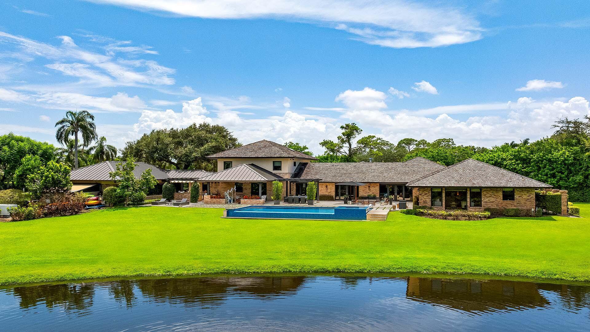 VILLAGE OF GOLF - Residential