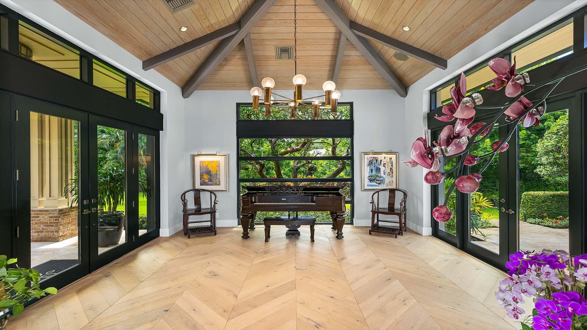 VILLAGE OF GOLF - Residential