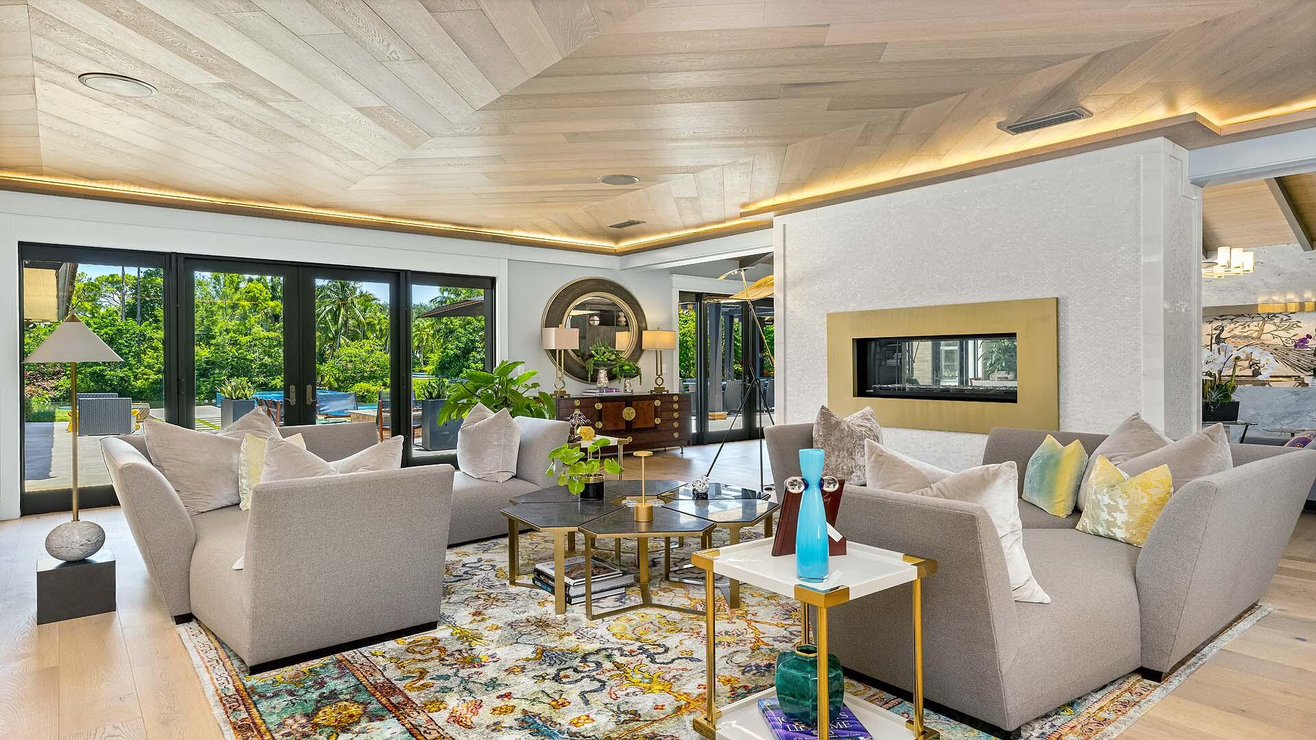 VILLAGE OF GOLF - Residential