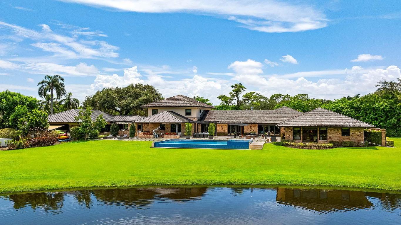 VILLAGE OF GOLF - Residential