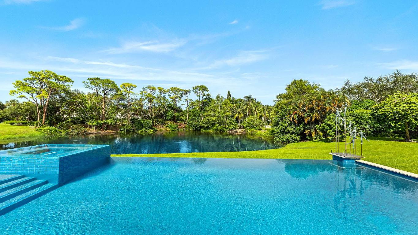 VILLAGE OF GOLF - Residential