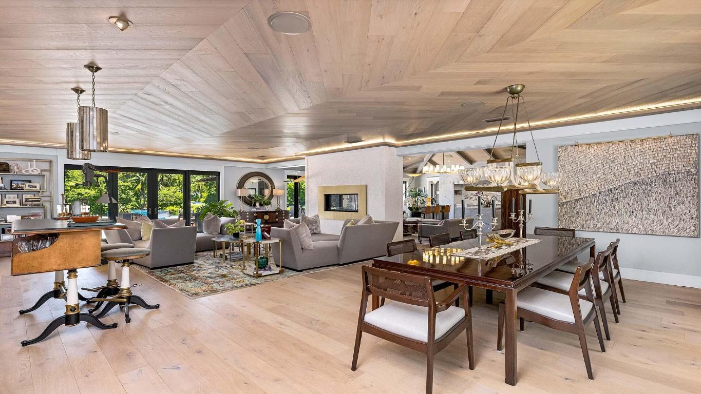 VILLAGE OF GOLF - Residential