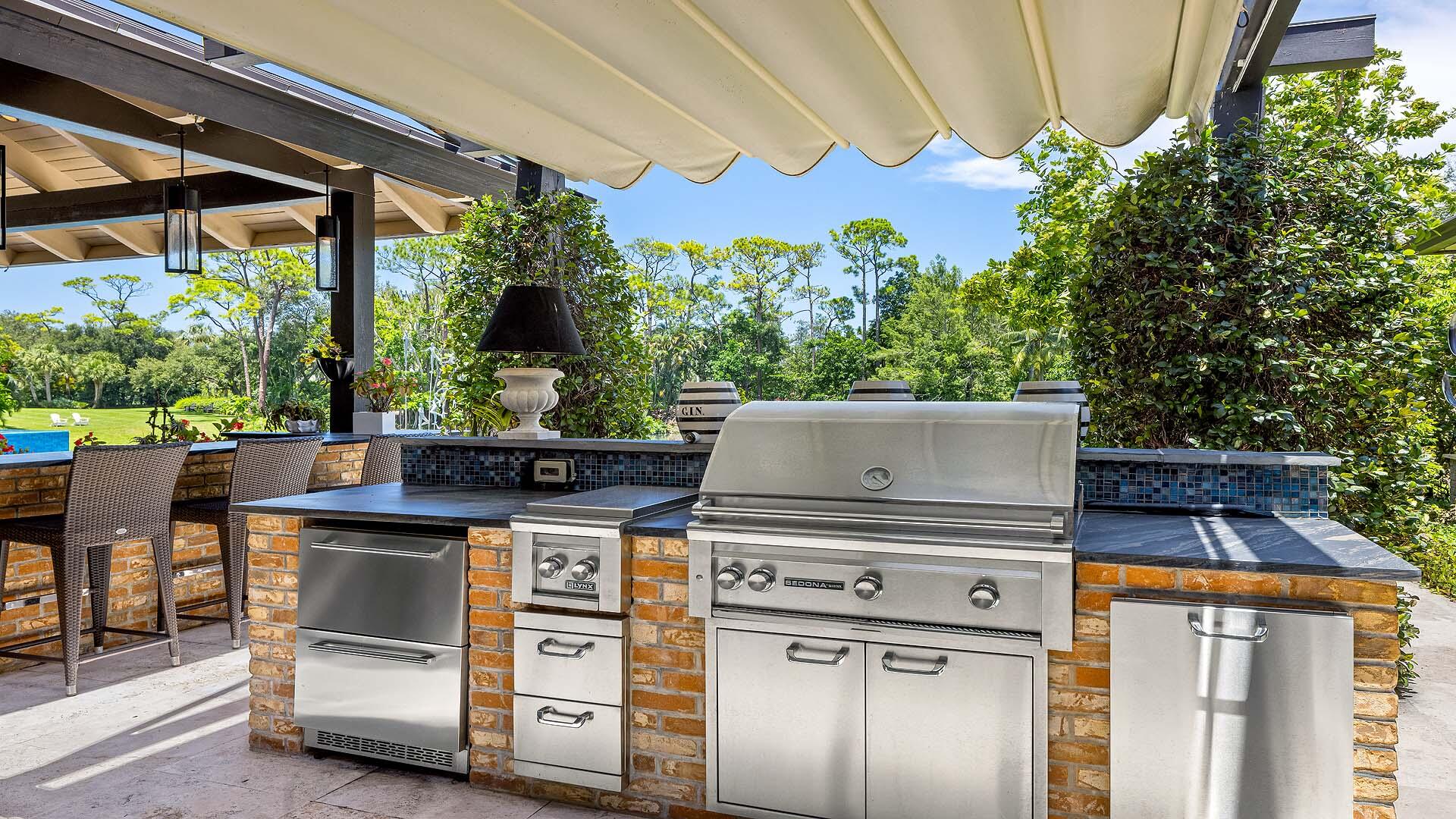 VILLAGE OF GOLF - Residential