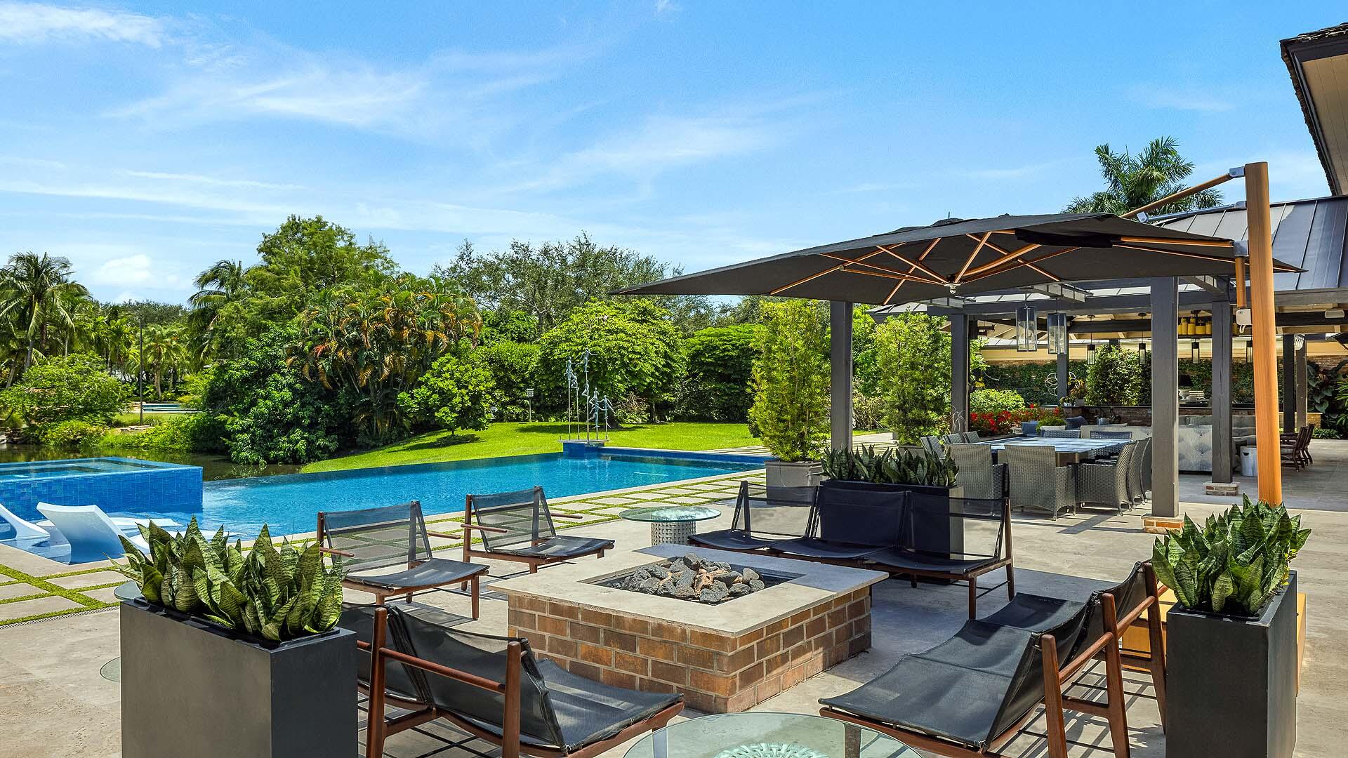 VILLAGE OF GOLF - Residential