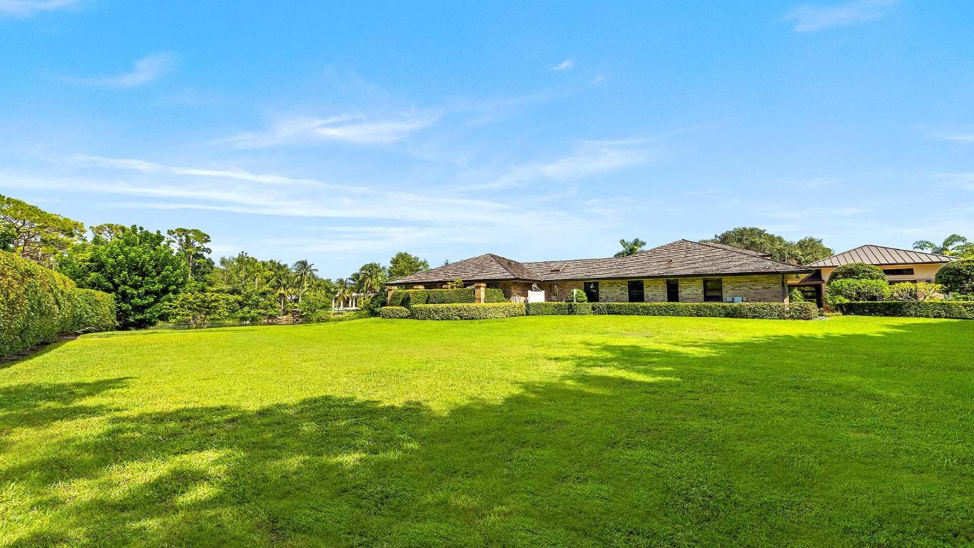 VILLAGE OF GOLF - Residential