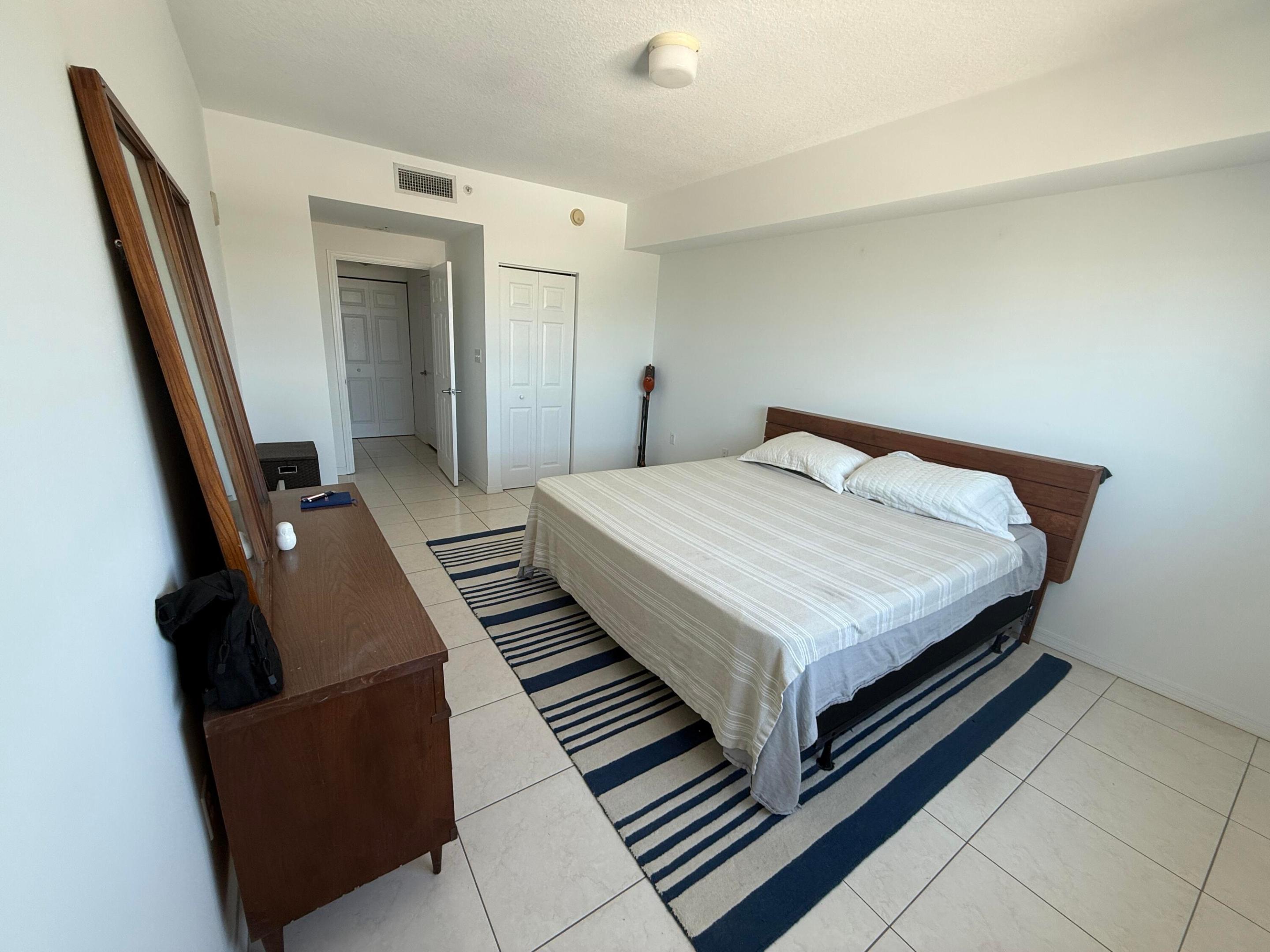 Hollywood Station Res Con - Residential Lease