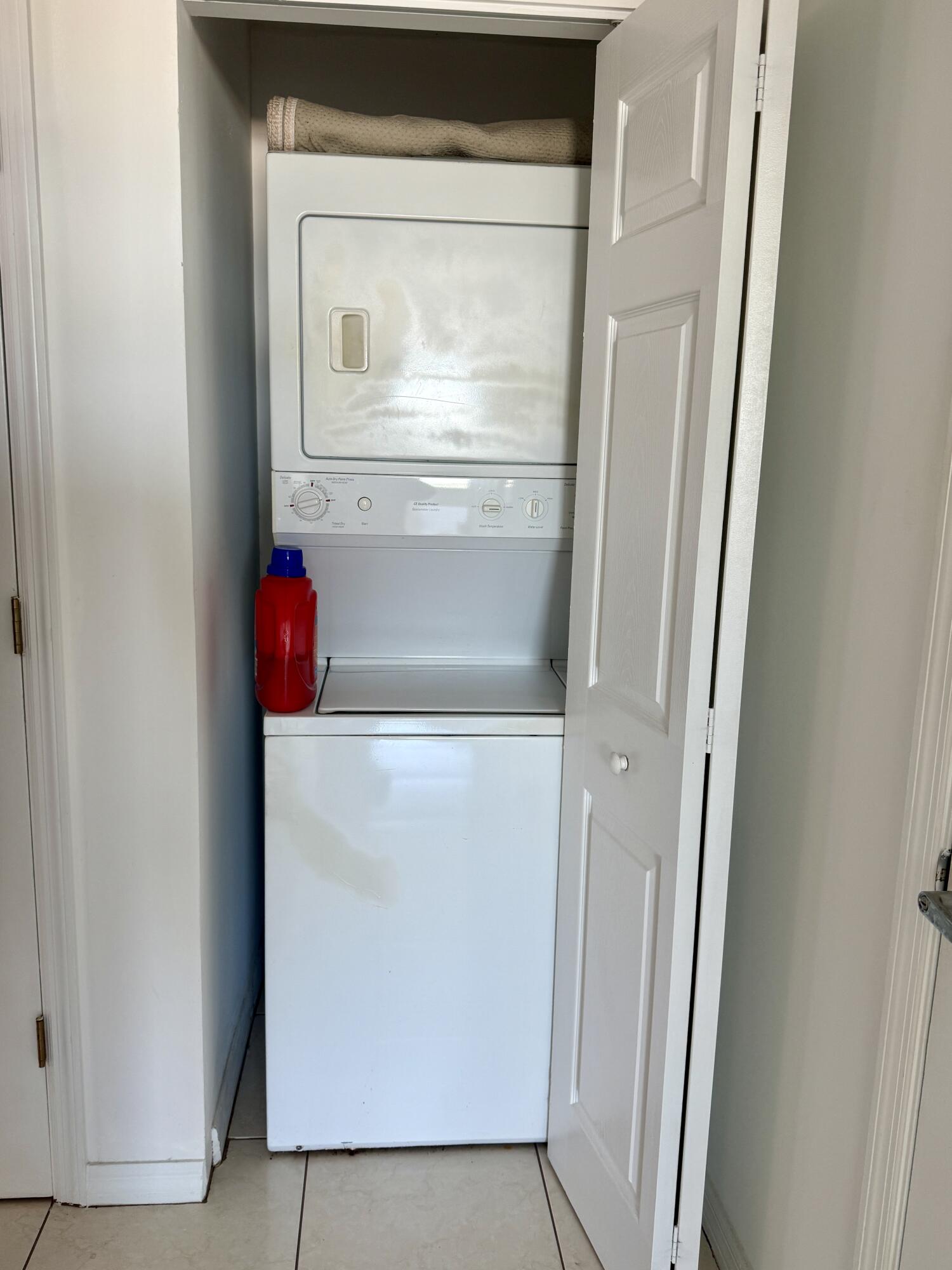 Hollywood Station Res Con - Residential Lease