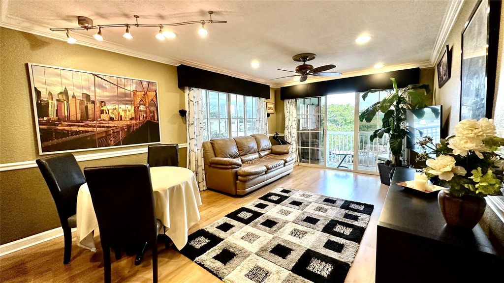 listing image 0