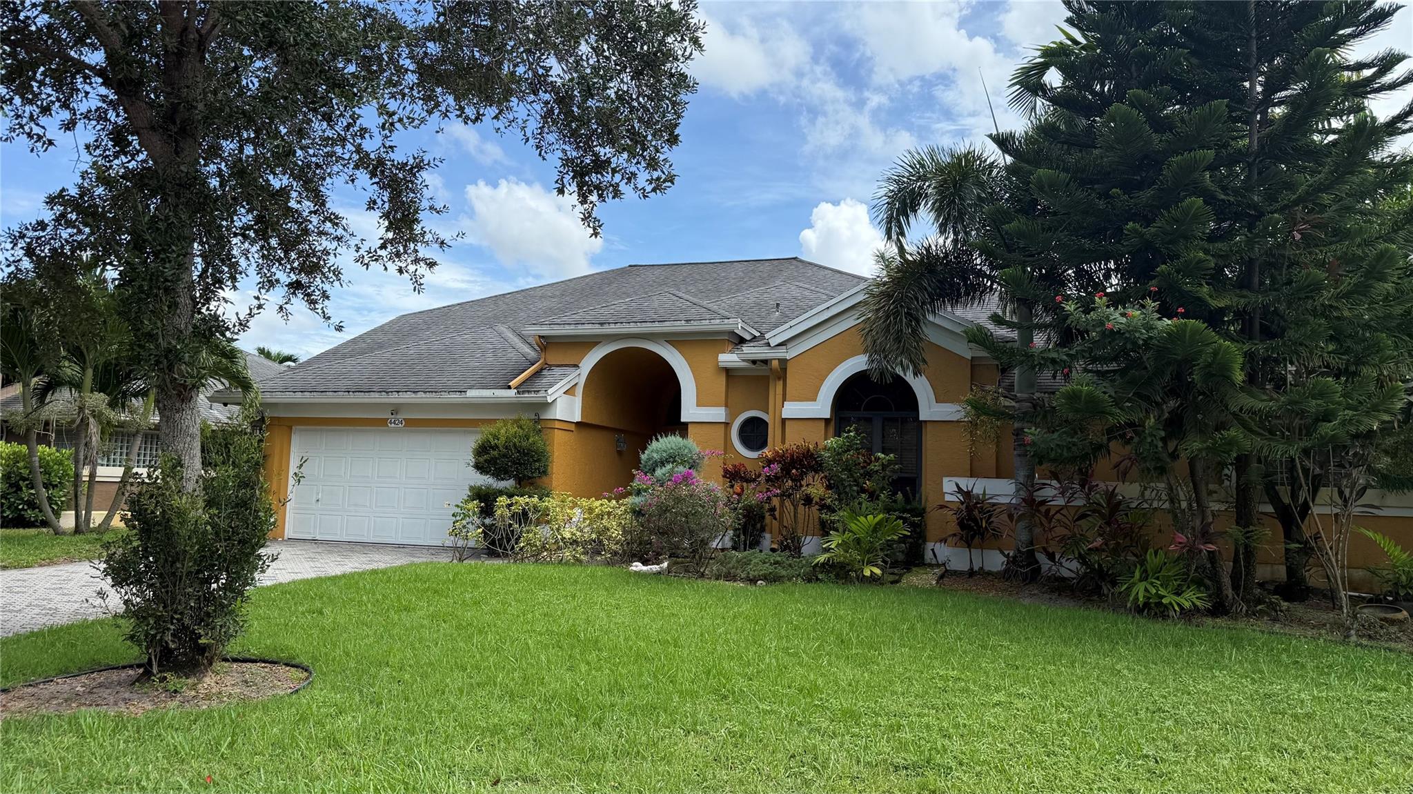 CORNER LOT OPEN LAYOUT WITH ONE OF THE BIGGEST LOTS IN WINSTON PARK, COCONUT CREEK. THIS ONE STORY SPACIOUS HOME FEATURES 4 GOOD SIZE BEDROOMS, 3 FULL BATHS AND THE MOST INVITING BACKYARD INCLUDING A HUGE POOL AND IT’S OWN PRIVATE BASKETBALL COURT!!!, PERFECT FOR ENTERTAINING THE FAMILY, BARBEQUING OR JUST RELAXING. ENJOY A VARIETY OF FRUIT TREES AROUND THE BACKYARD AREA, INCLUDING A MANGO & A AVOCADO TREES. UPDATED KITCHEN, BATHROOMS, WALK IN CLOSETS, CROWN MOLDING, HIGH CEILING AND MUCH MORE! BEST LOCATION WITH EASY ACCESS TO SAWGRASS, PARKS, HIGH RATED SCHOOLS, RESTAURANTS & THE PROMENADE IN COCONUT CREEK. THIS BEAUTIFUL PROPERTY WILL GO FAST, DON’T MISS IN THIS AMAZING OPPORTUNITY! QUICK APPROVAL PROCESS!