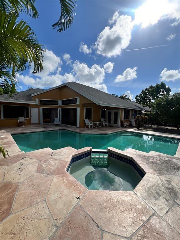 4424 NW 52nd St