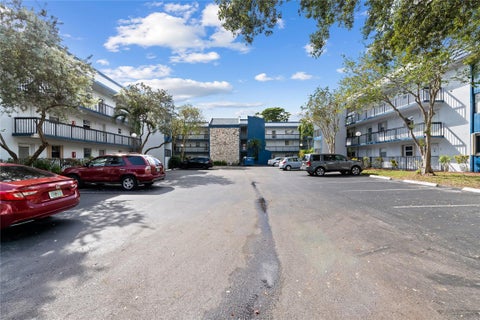 Tiny photo for 3090 Holiday Springs Boulevard #306, Margate, FL 33063 (MLS # F10533152)