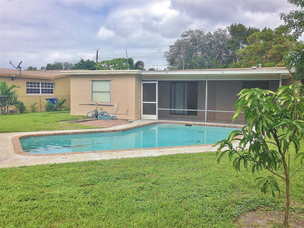 Photo of 7510 NW 23rd St, Sunrise, FL 33313 (MLS # F10496762)