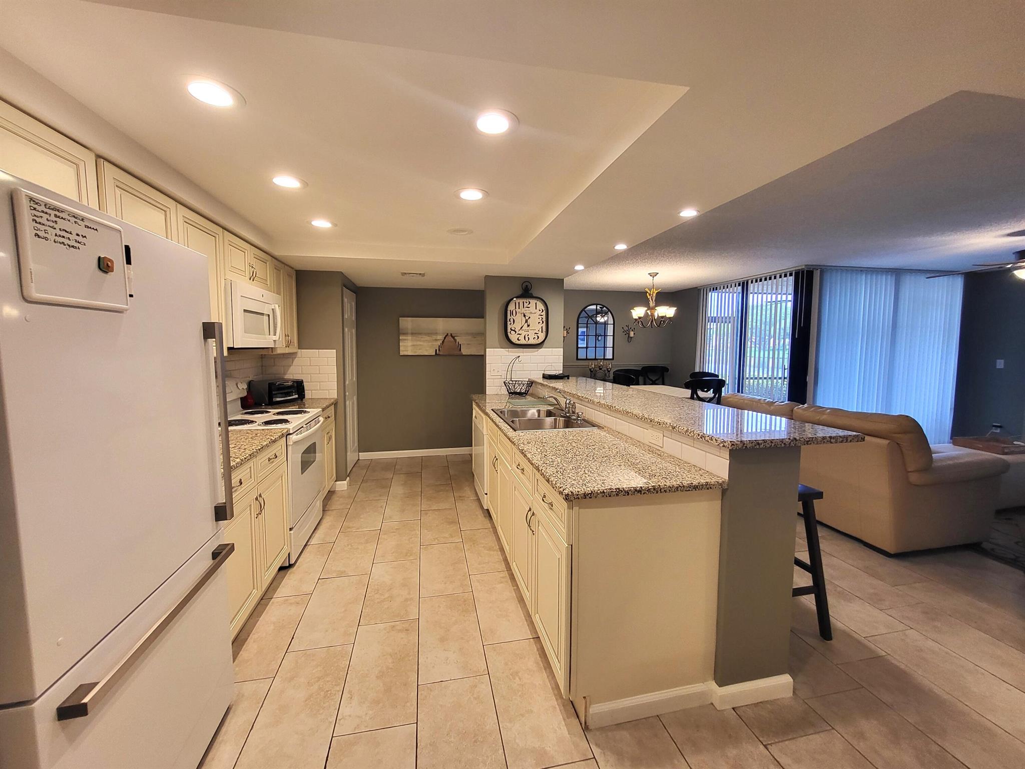 LAVERS DELRAY RACQUET CLU - Residential Lease