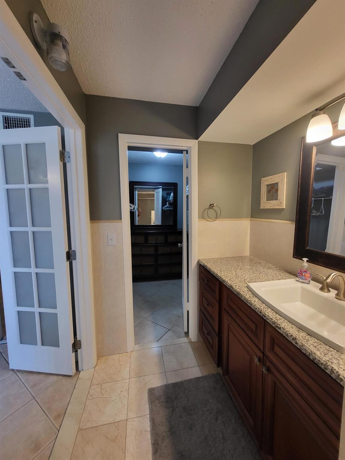 LAVERS DELRAY RACQUET CLU - Residential Lease