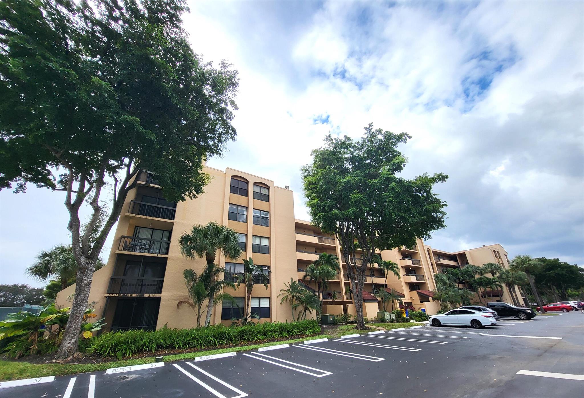 LAVERS DELRAY RACQUET CLU - Residential Lease