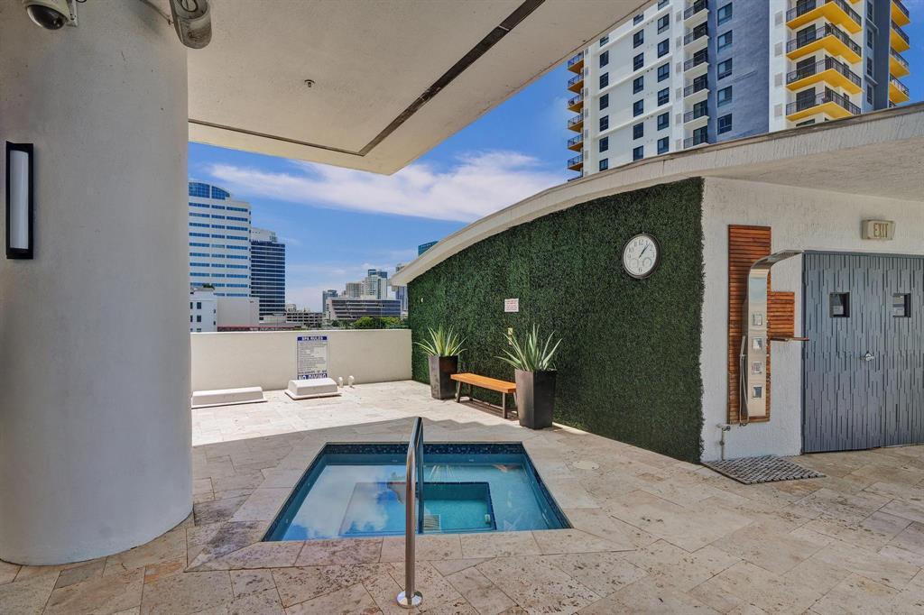 STRADA 315 CONDO - Residential