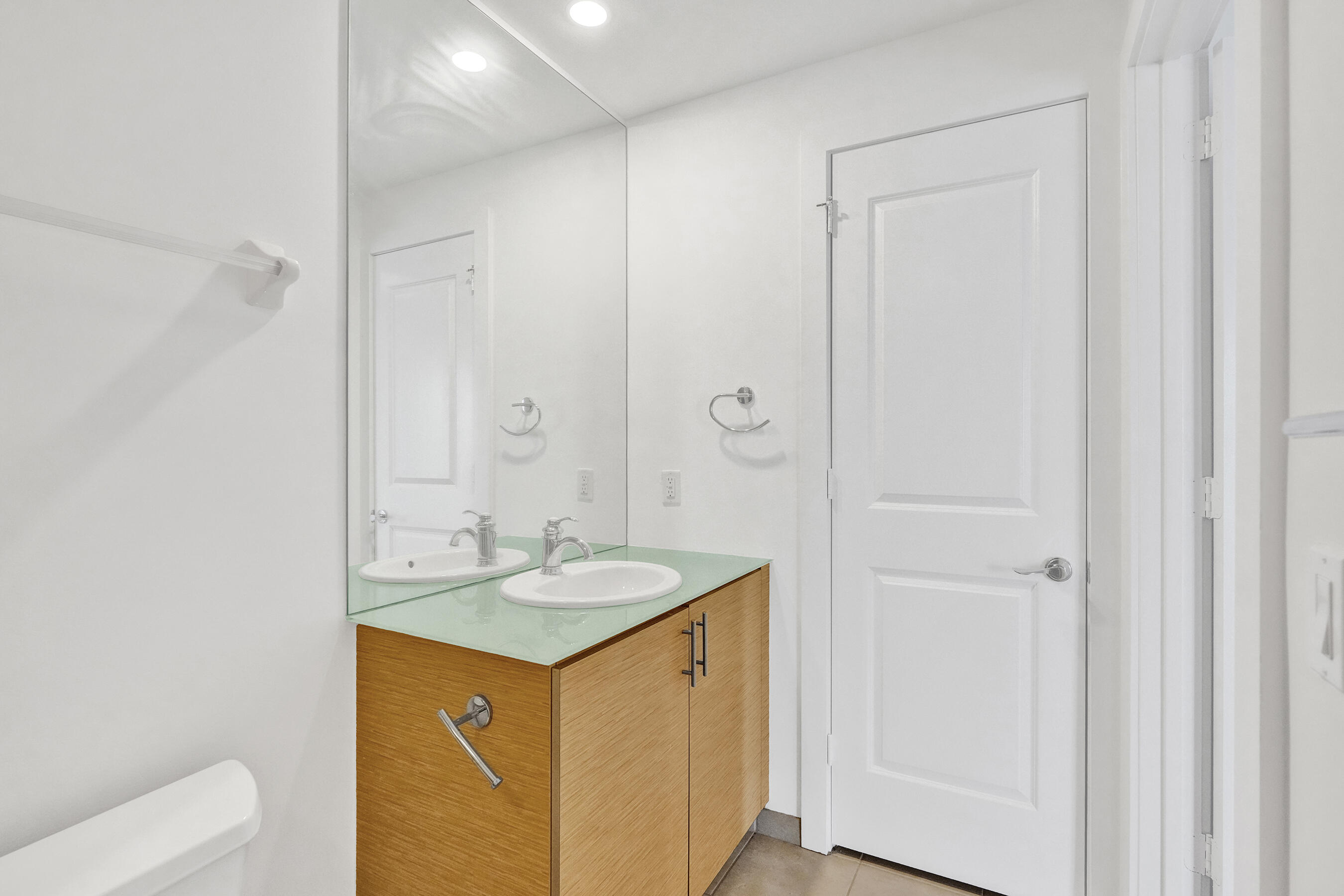 STRADA 315 CONDO - Residential