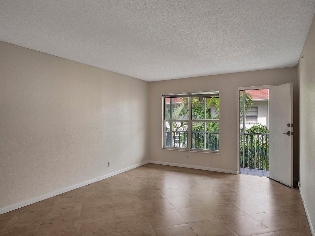 Photo of 4025 N Federal Highway #B311, Fort Lauderdale, FL 33308 (MLS # B26042686)