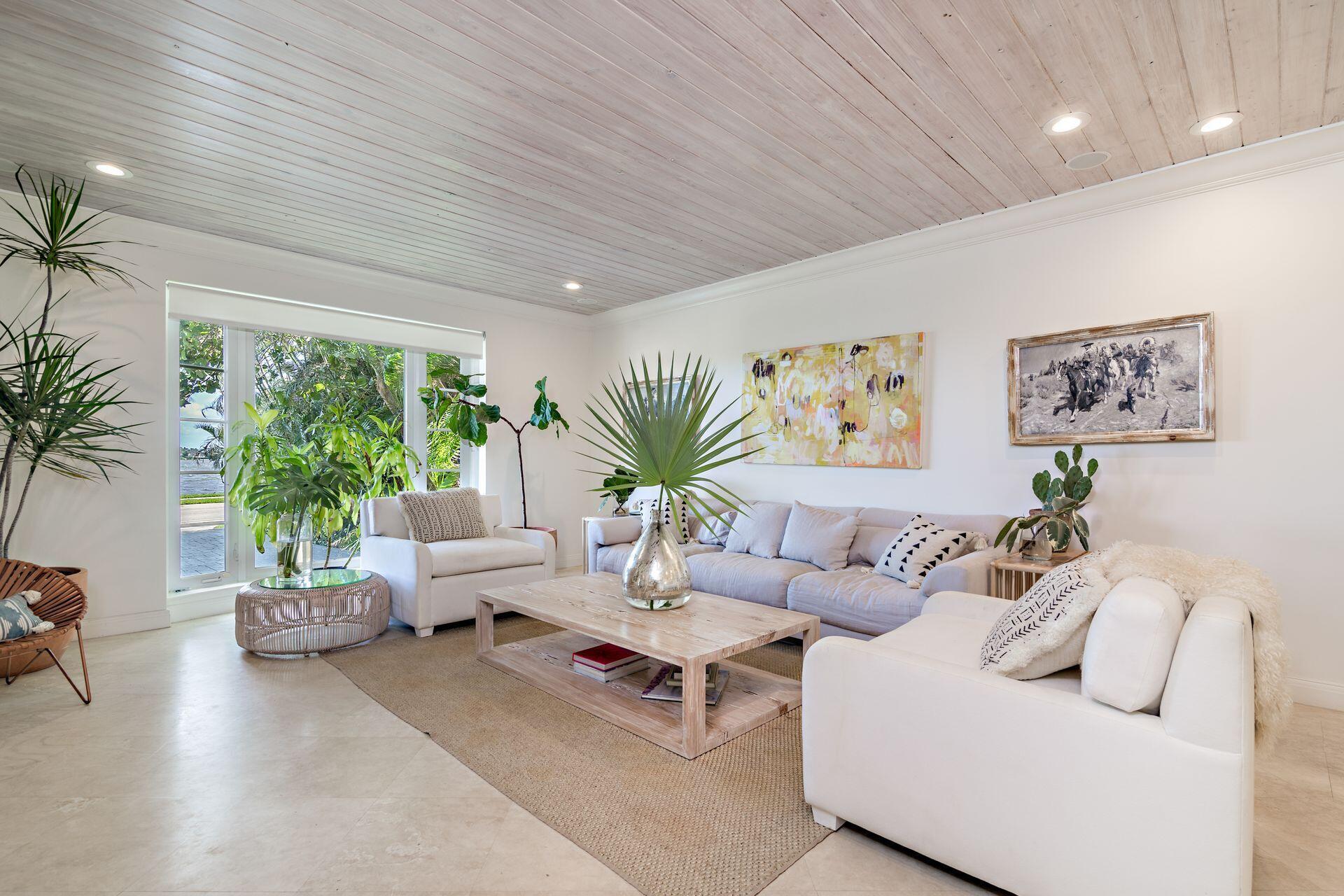 MIRAMAR SHORES - Residential