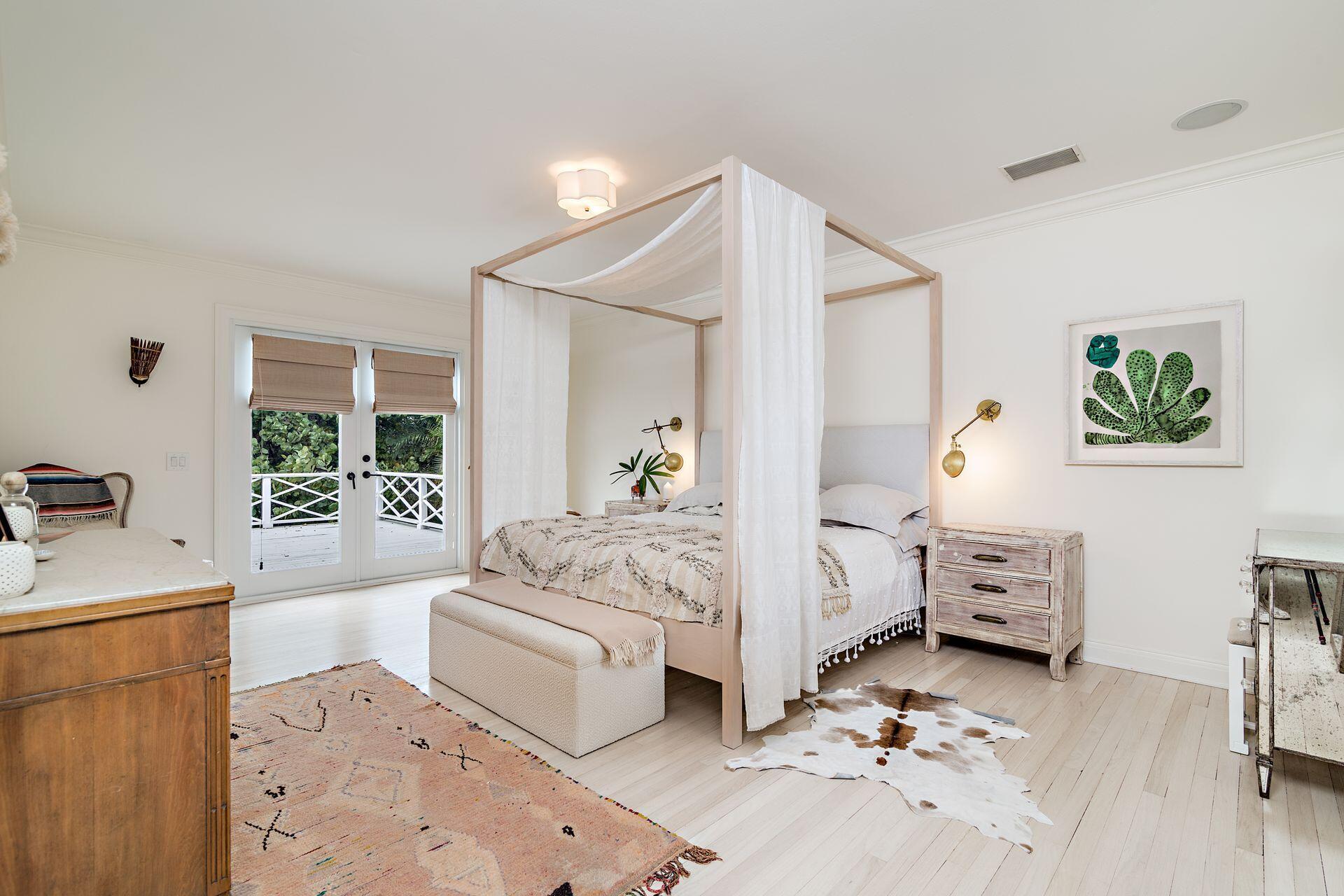 MIRAMAR SHORES - Residential