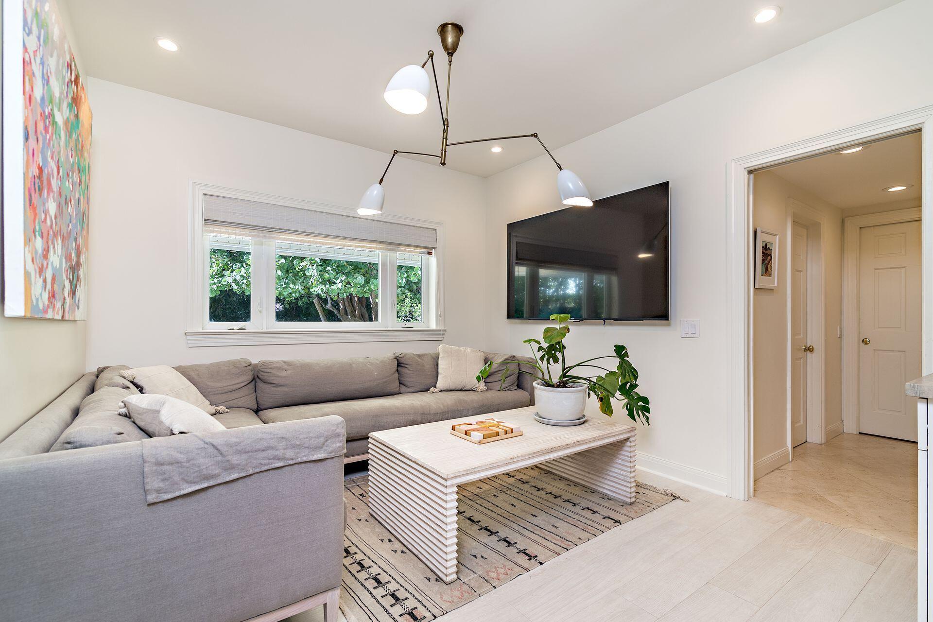 MIRAMAR SHORES - Residential