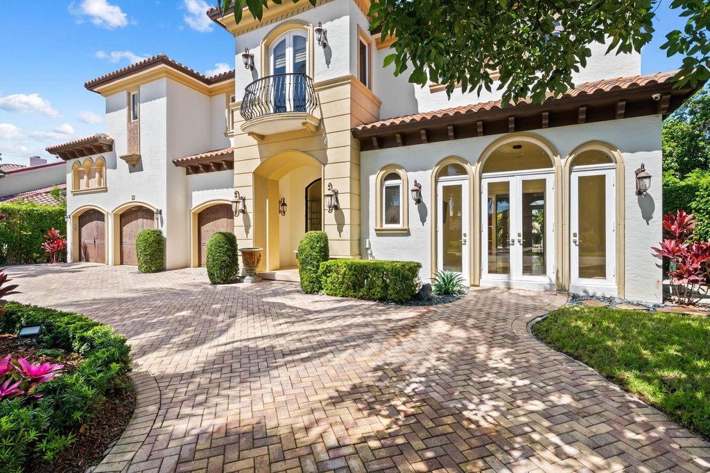 Photo of 861 Nafa Drive, Boca Raton, FL 33487 (MLS # B26026942)