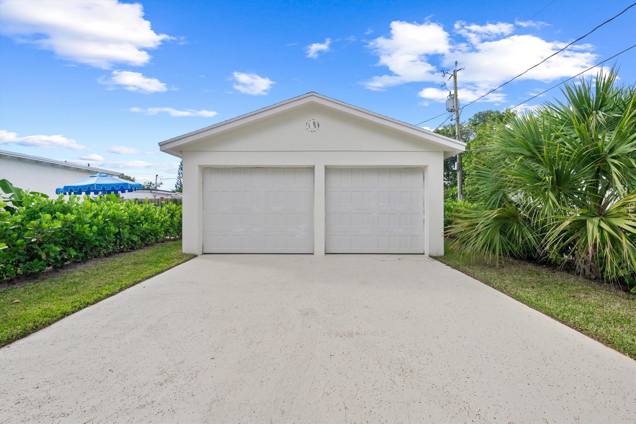 LAKE WORTH TOWN OF - Residential