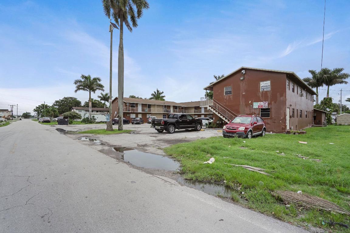 View photos, virtual tours, details... 241 NW 11th 1 Street 13