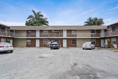 PALM BEACH COUNTY MULTI-FAMILY APARTMENT BUILDINGS FOR SALE 241 NW 11th 1 Street 13 Belle Glade FL 33430