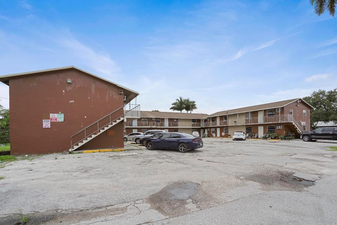 View photos, virtual tours, details... 241 NW 11th 1 Street 13