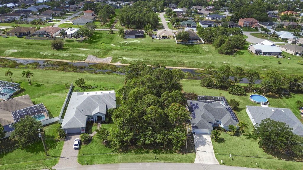 Photo of 5624 NW Whitecap Road, Port St Lucie, FL 34986 (MLS # R10989301)