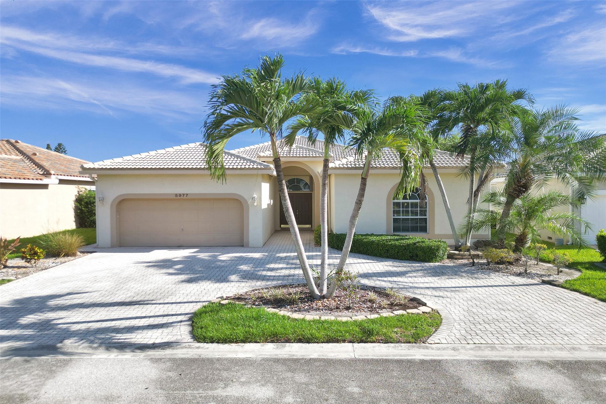 Great opportunity to live in east Parkland. This Parkwood home is One Story 4 Bedrooms, 2 baths, Pool and a tranquil lake view. Large circular driveway. Available for move in September 1st. Association approval required, please submit RentSpree with all offers. Home is located conveniently to shopping, recreational parks, A rated schools and highways. Showing require 24 hrs minimum notice.
