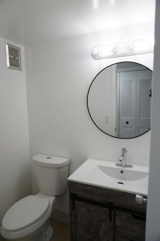 CENTURY VILLAGE 1ST FLOOR GREAT DEAL... - Residential