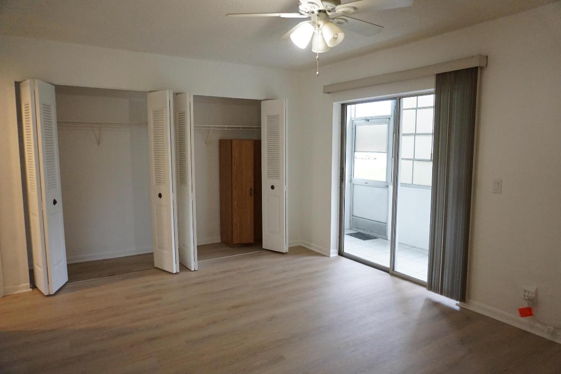 CENTURY VILLAGE 1ST FLOOR GREAT DEAL... - Residential