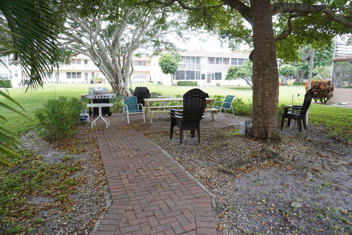 CENTURY VILLAGE 1ST FLOOR GREAT DEAL... - Residential