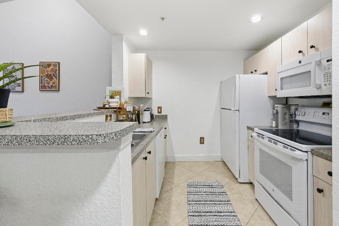 FLAGLER POINTE CONDO - Residential