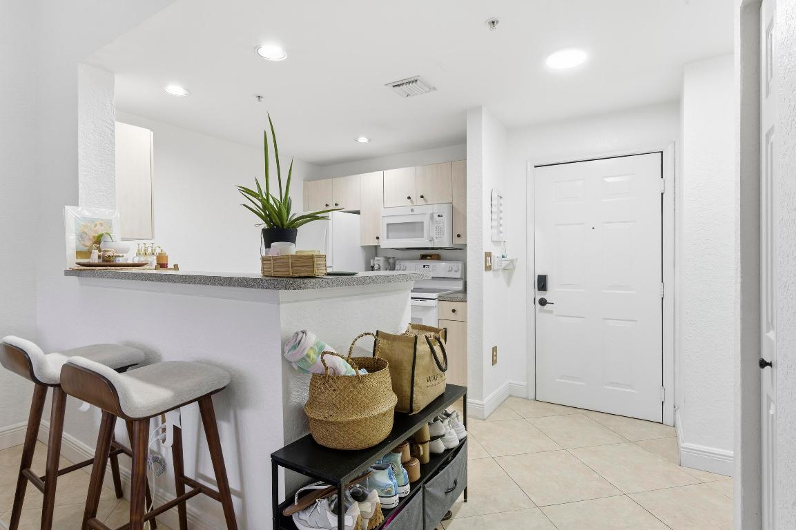 FLAGLER POINTE CONDO - Residential