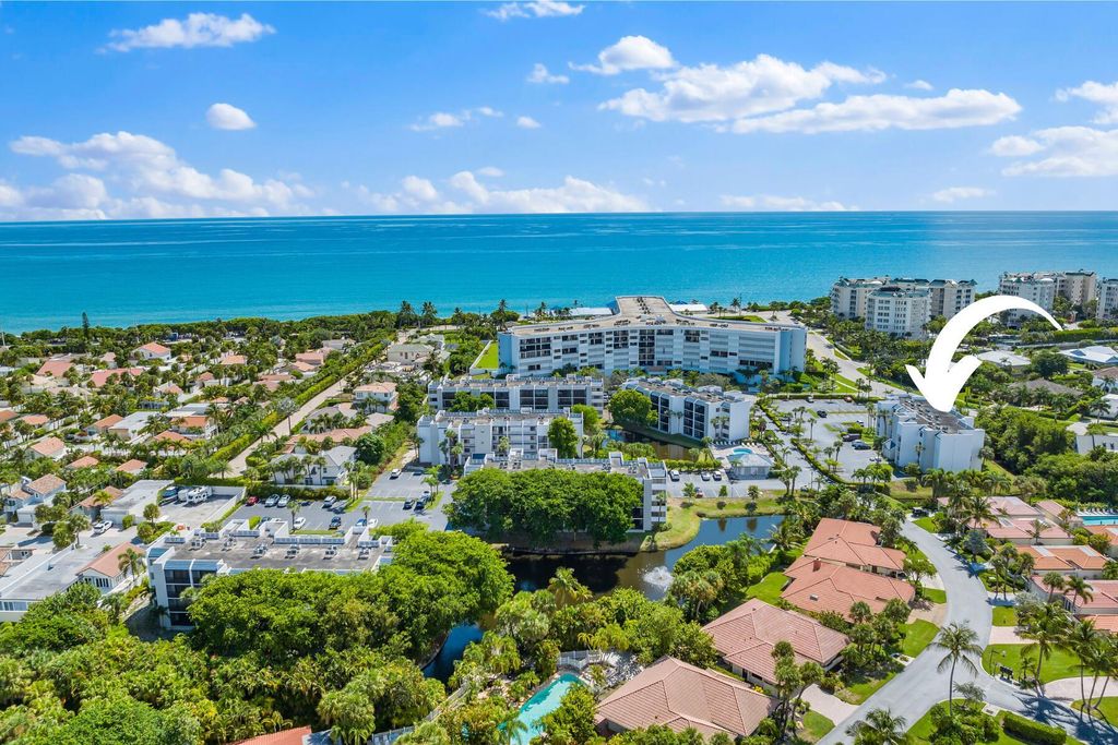 Photo of 1605 S Us Highway 1 #F304, Jupiter, FL 33477 (MLS # R10984977)