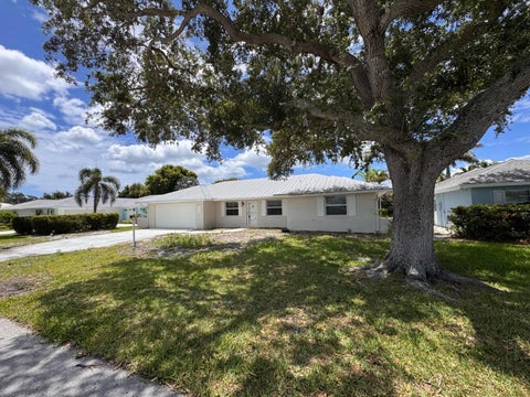 Photo of 9632 SE Little Club Way Way S, Jupiter, FL 33469 (MLS # B26035361)