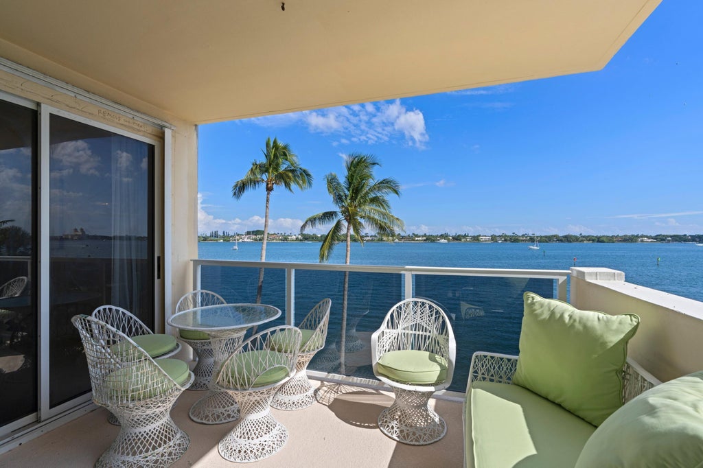 Photo of 2800 N FLAGLER Drive #404, West Palm Beach, FL 33407 (MLS # B26057083)