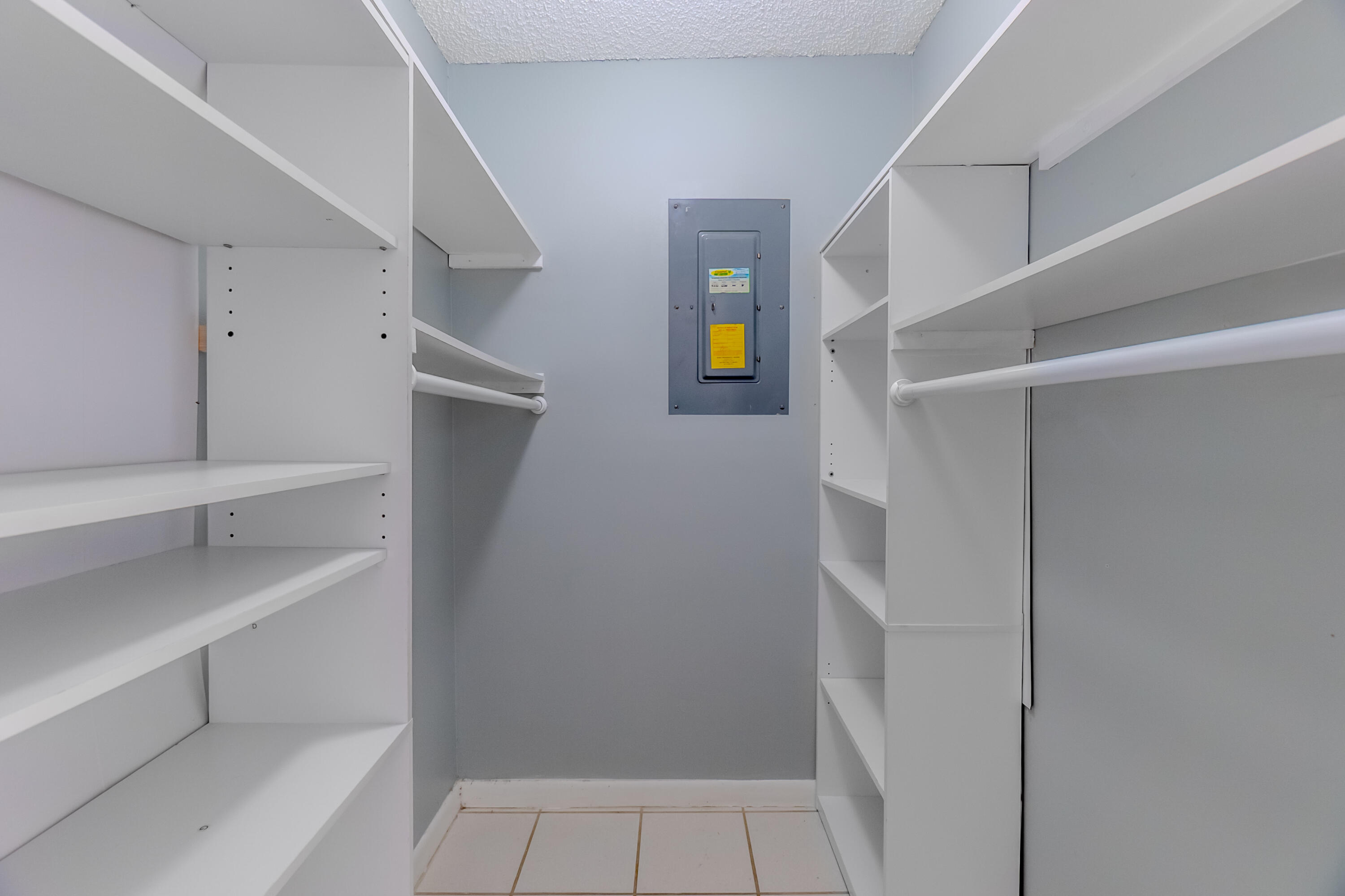 TARPON BAY VILLAS - Residential