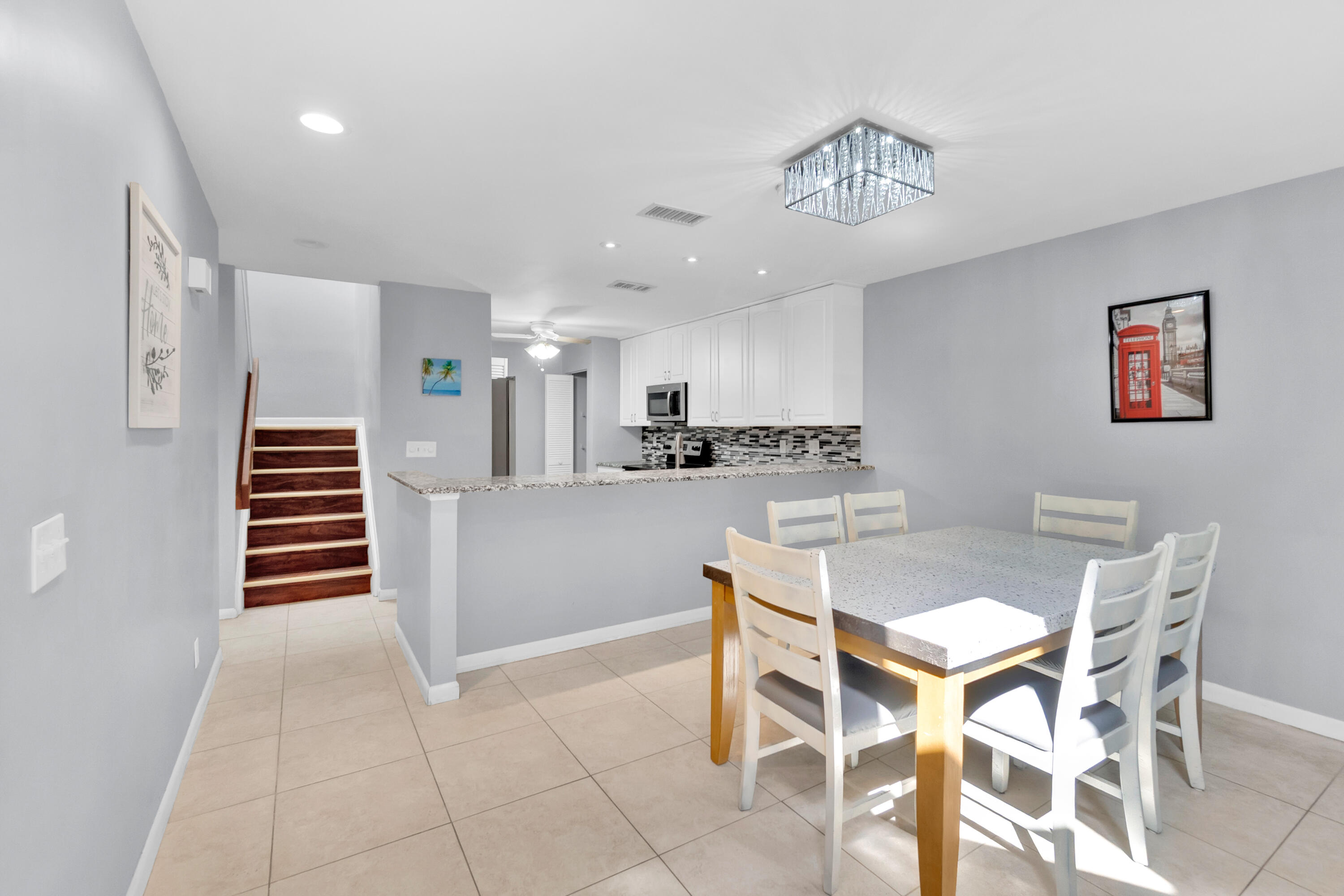 TARPON BAY VILLAS - Residential