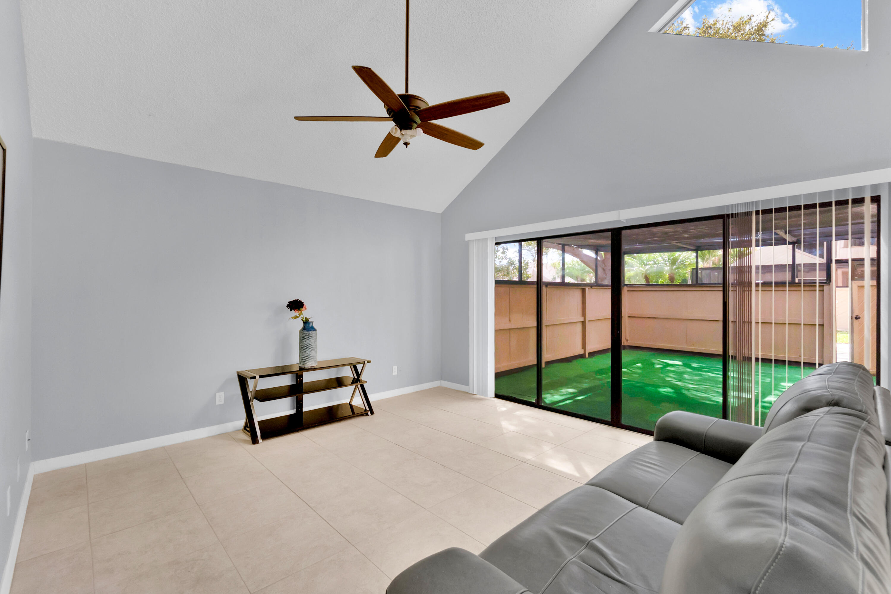 TARPON BAY VILLAS - Residential