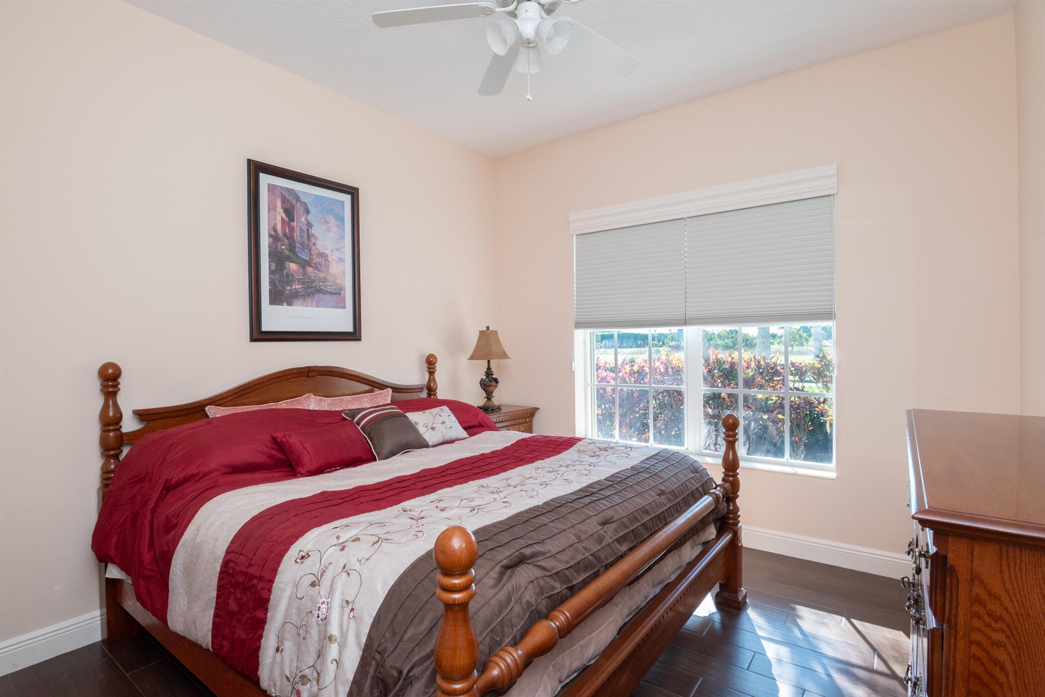 Ibis - La Strada - Residential