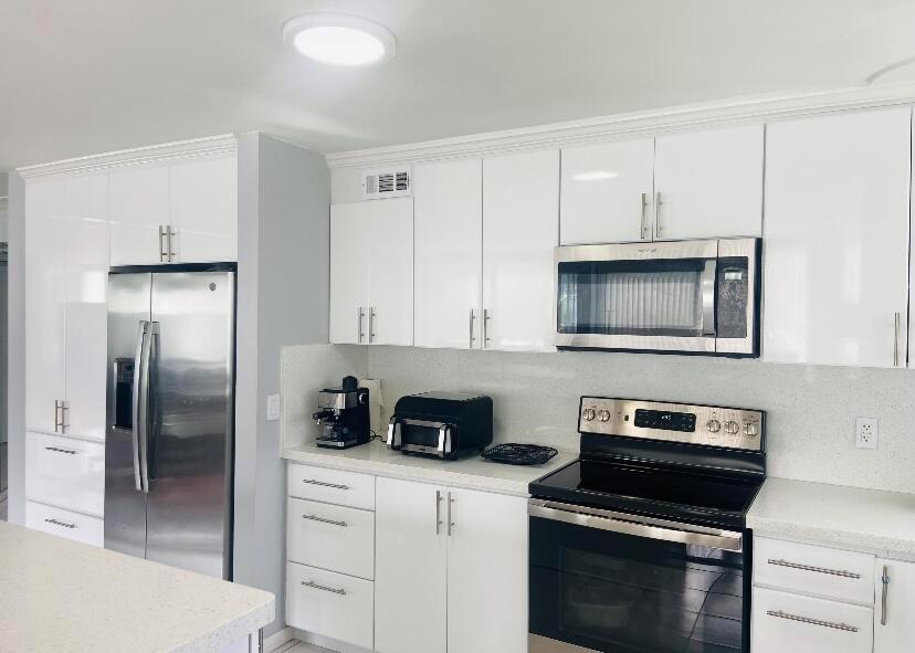 1500 Presidential Way 306