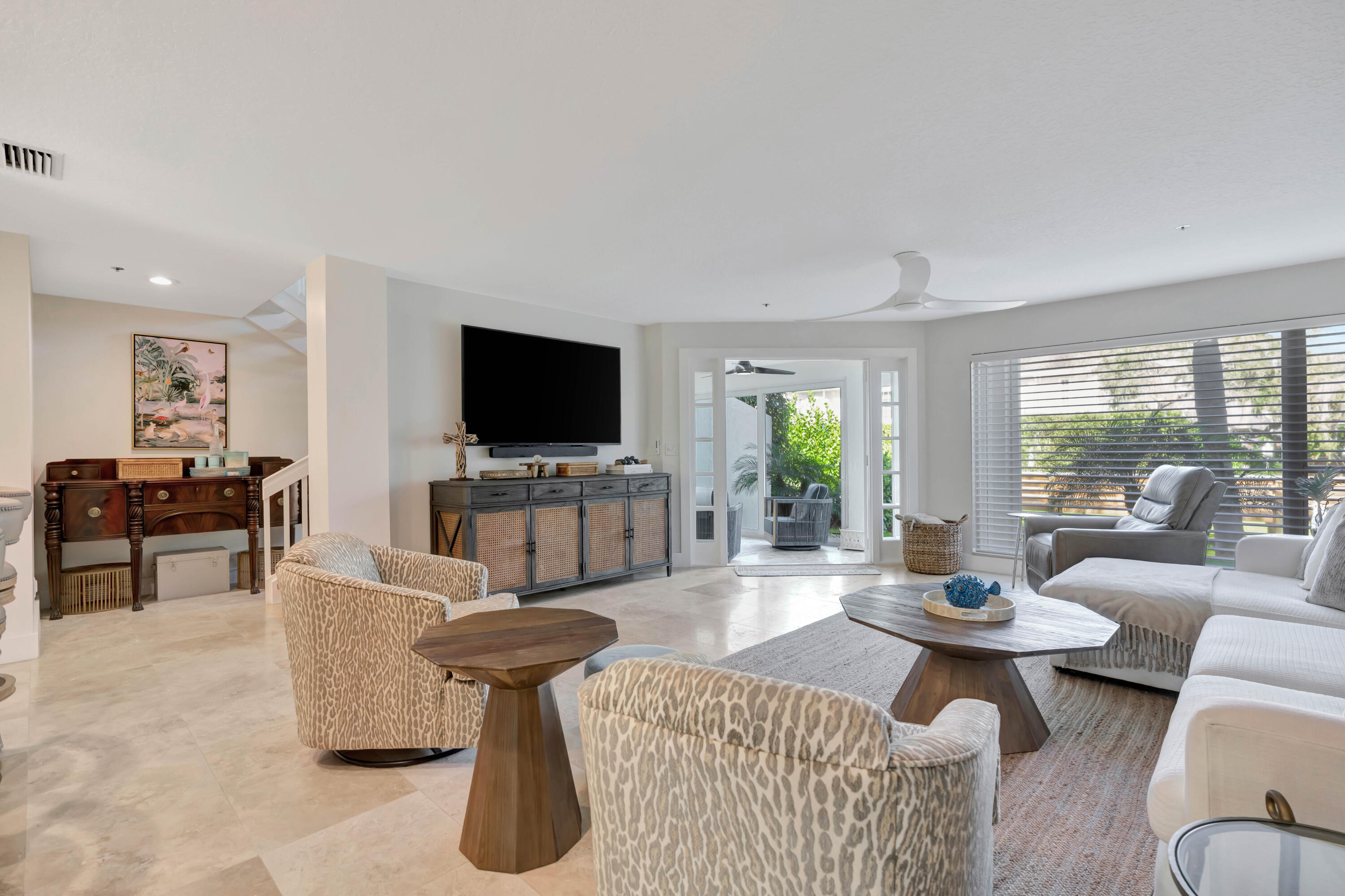 1000 N Us Highway 1 658