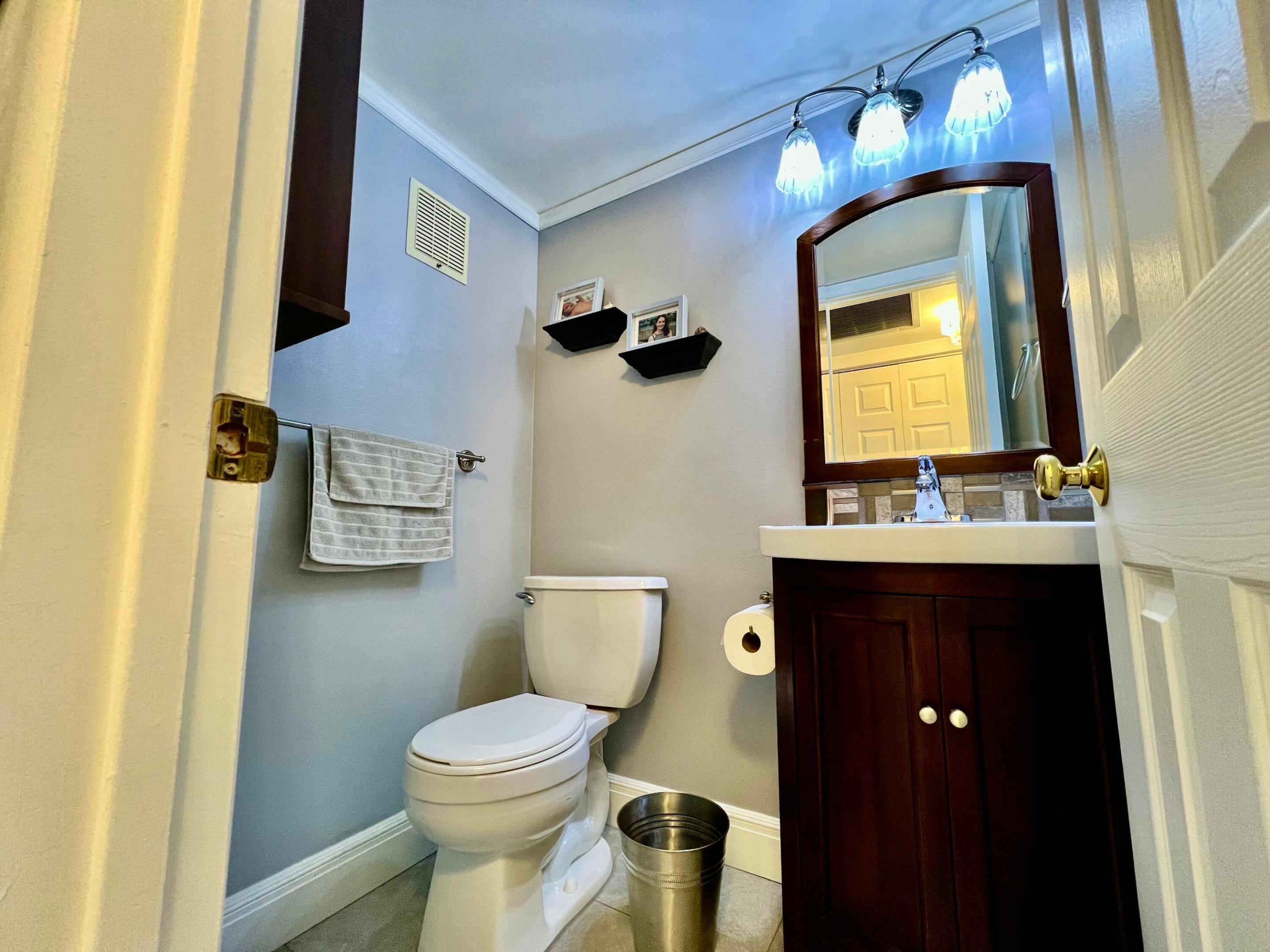 225 WESTBURY L Circle 225