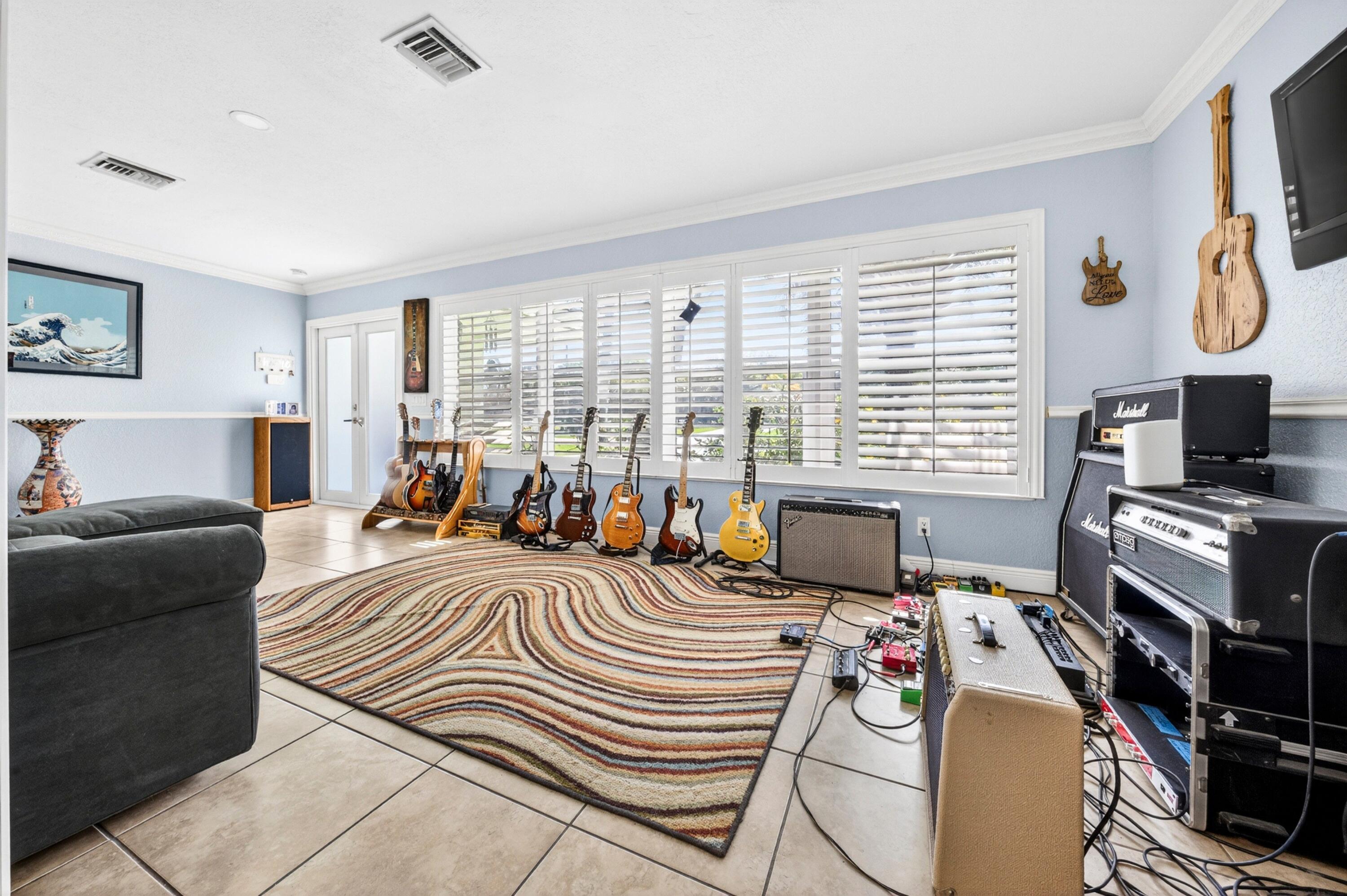 D & M ACRES - Residential
