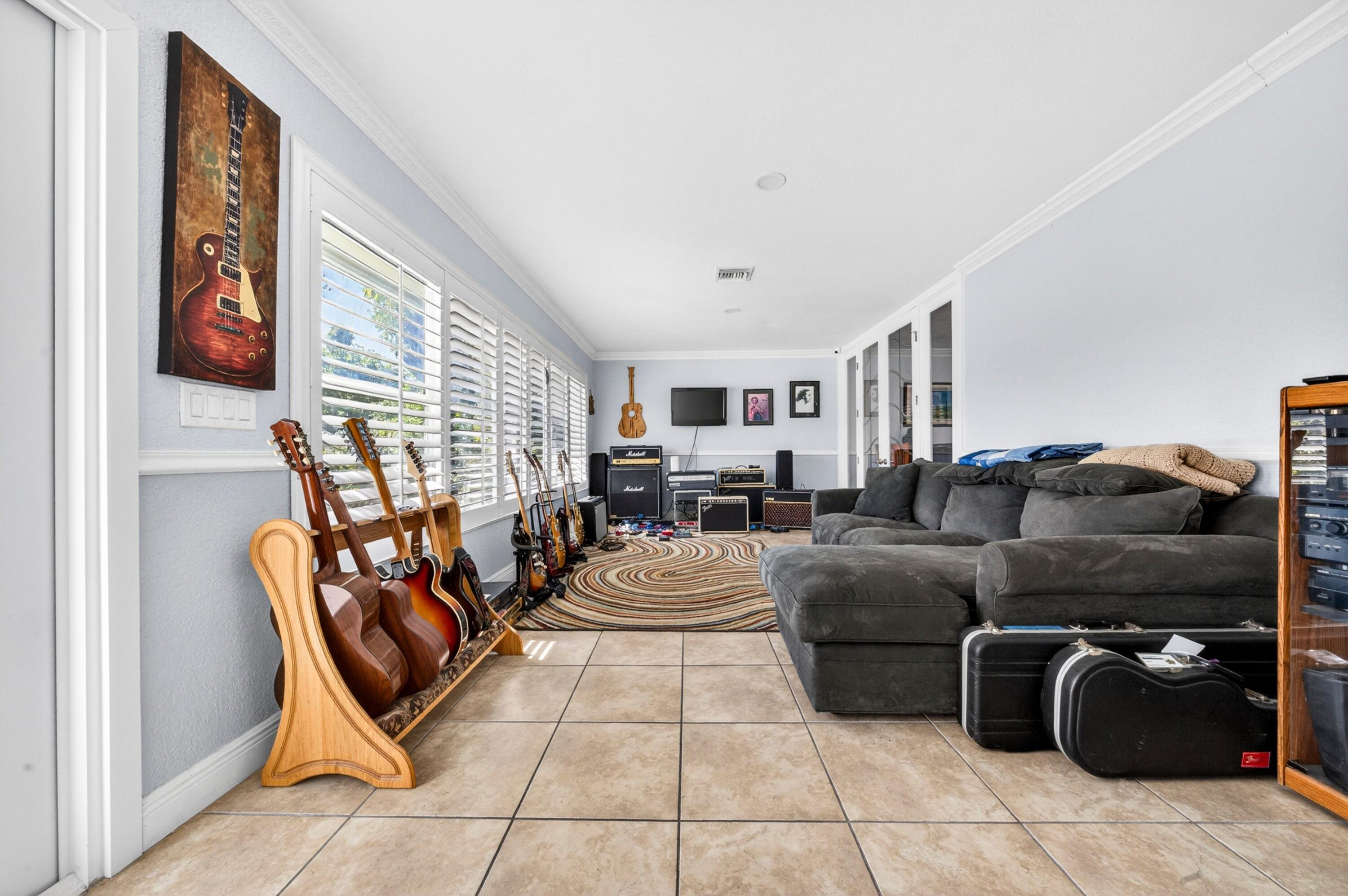 D & M ACRES - Residential